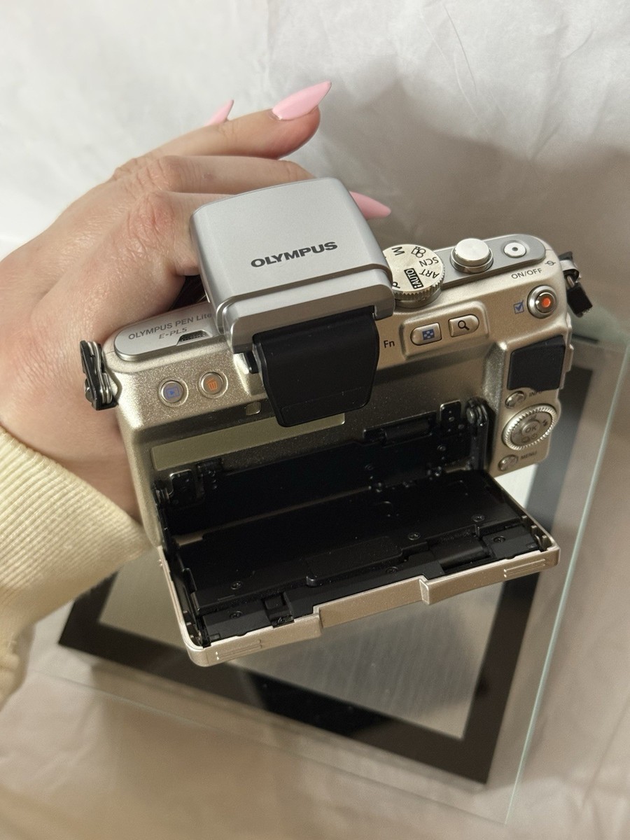 Olympus PEN Lite E-PL5 Mirrorless Camera Kit 14-42mm Lens Silver