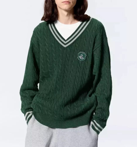 Suéter Harry Potter x GU colaboración cuello en V 4 colores Japón 2024 AW en mano - Imagen 14 de 17