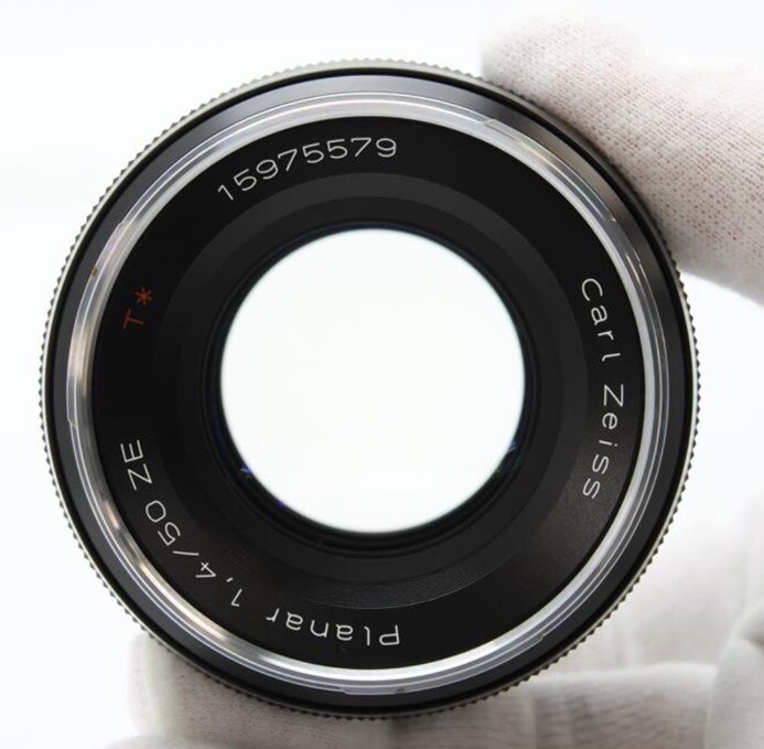 Carl Zeiss Planar T* 50mm F1.4 ZE F. Canon EF Made In Japan