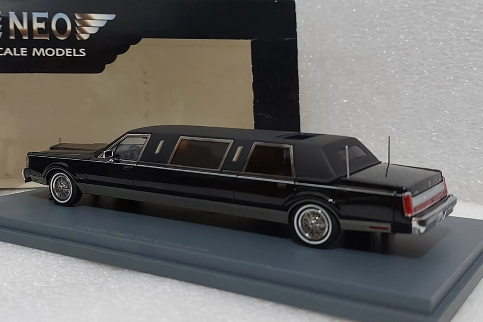 Lincoln Town Car Formal Limousine Strech 1985 Black 1:43 Neo SUPERB!! - Image 4 of 4