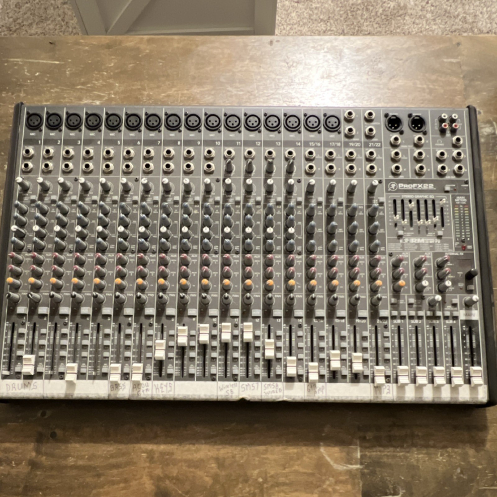 Mackie ProFX22 22-Channel Analog Mixer with FX, Graphic EQ, Phantom Power