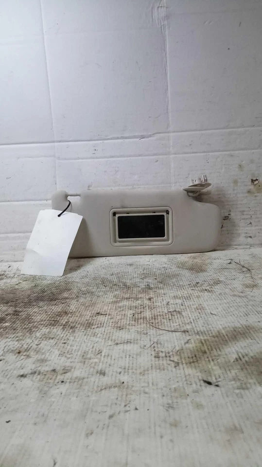 2018 Chevrolet Cruze Silver Sun Visor OEM Used 636858 112K Mileage - Изображение 2 из 4