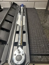 Kobalt 337334 1/2" 50-250 Ft-Lb Torque Wrench with Case