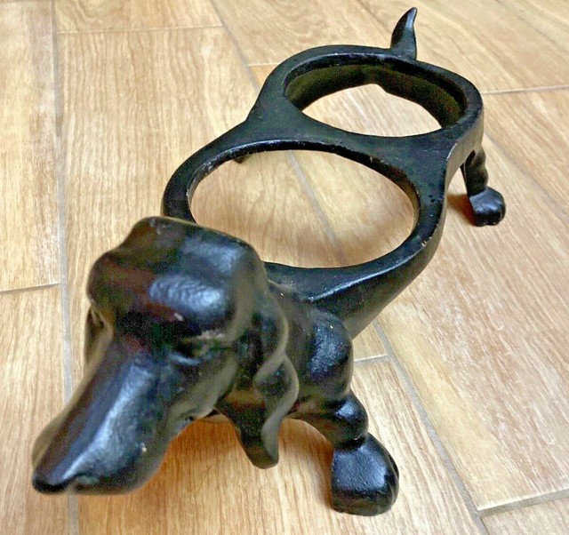 cast iron dog bowl holder