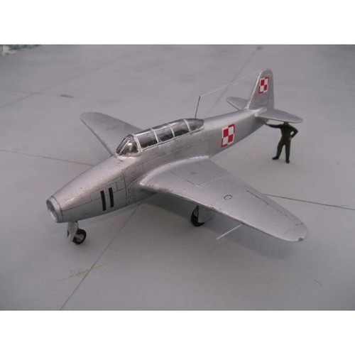 Jak-17UTI Sowjetischer Düsenjäger Maßstab 1/72 - Plastik Modellbausatz AMODEL 7282 - Bild 8 von 12
