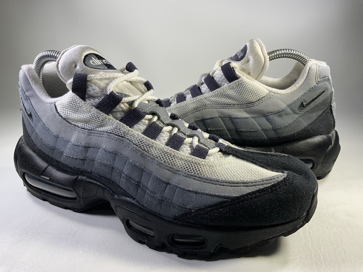 【NIKE】Nike Air Max 95 Men'S Shoes Amazon.com | Nike Men's Running Shoe, White Black, 7.5