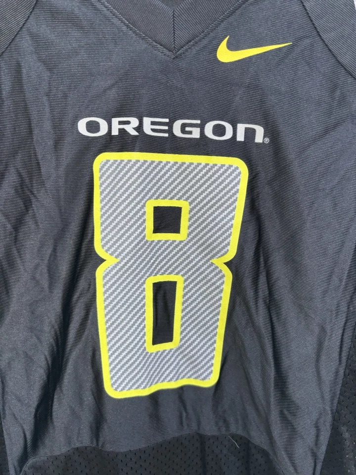 Nike Oregon Ducks #8 Marcus Mariota Jersey Youth Small EUC - Image 3 of 4