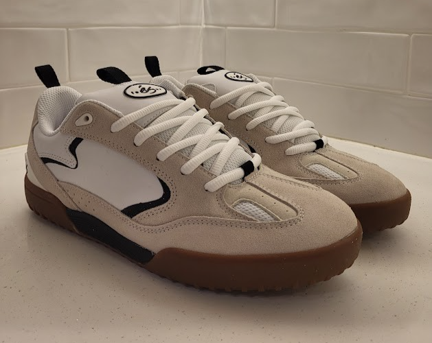 ES Footwear Quattro White Black Gum Mens Size 9 Skate Etnies
