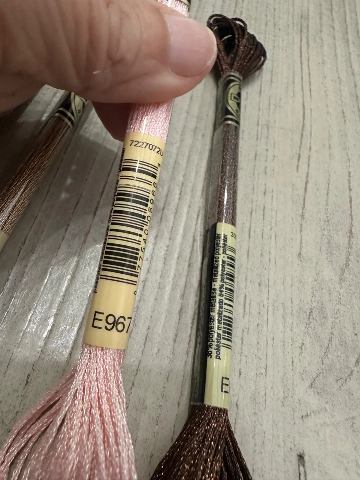 DMC Mouline Efectos de Luz Hilo de Bordar Metálico Poliéster 4 Madejas Foto 3 de 4