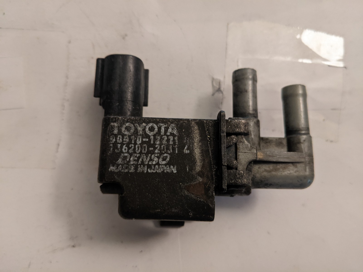 2001-03 TOYOTA CELICA GENUINE VACUUM SWITCH VALVE VSV # 90910