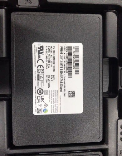 Samsung MZ7L33T8HBLT-00A07 PM893 3.84TB SATA 6Gb/s TLC 2.5" 7mm SSD