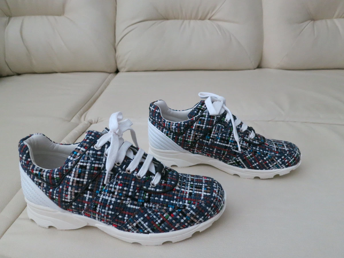 NIB 2017 Chanel Tweed CC Logo Runway Trainers Tennis Sneakers Flat