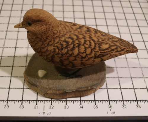 Wood Carved Plover hand made, artist signed - glass eyes - **Flaws - Picture 7 of 8
