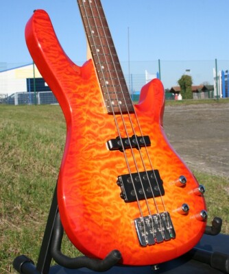 ACEPRO EDEL- E BASS 4-SAITER AKTIV, QUILTED MAPLE TOP, AHORN HALS, LINDE BODY