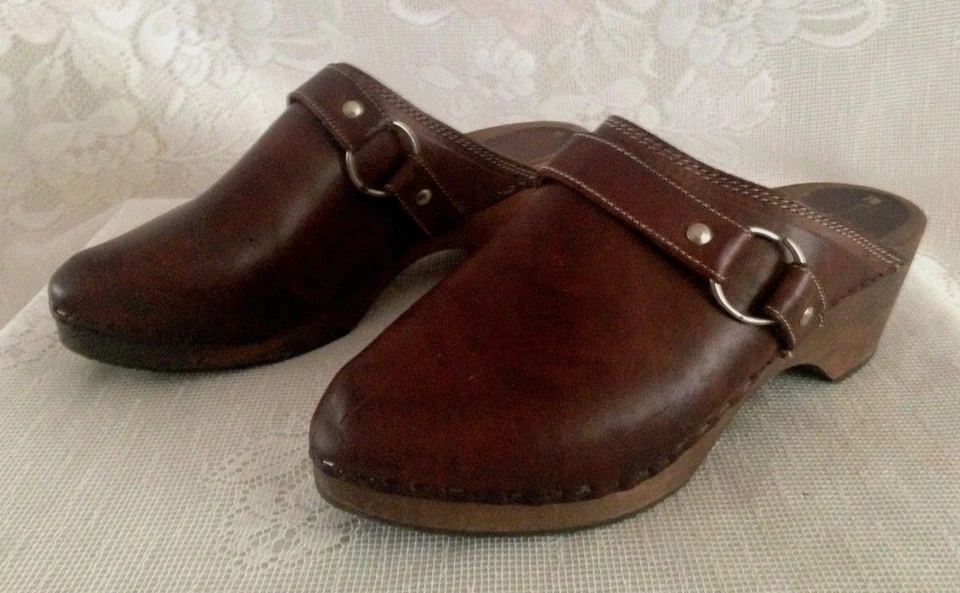 Zuecos de madera DOLCIS de colección años 70 cuero grapado mulas junta tórica marrón/Italia para mujer 7M Foto 3 de 4