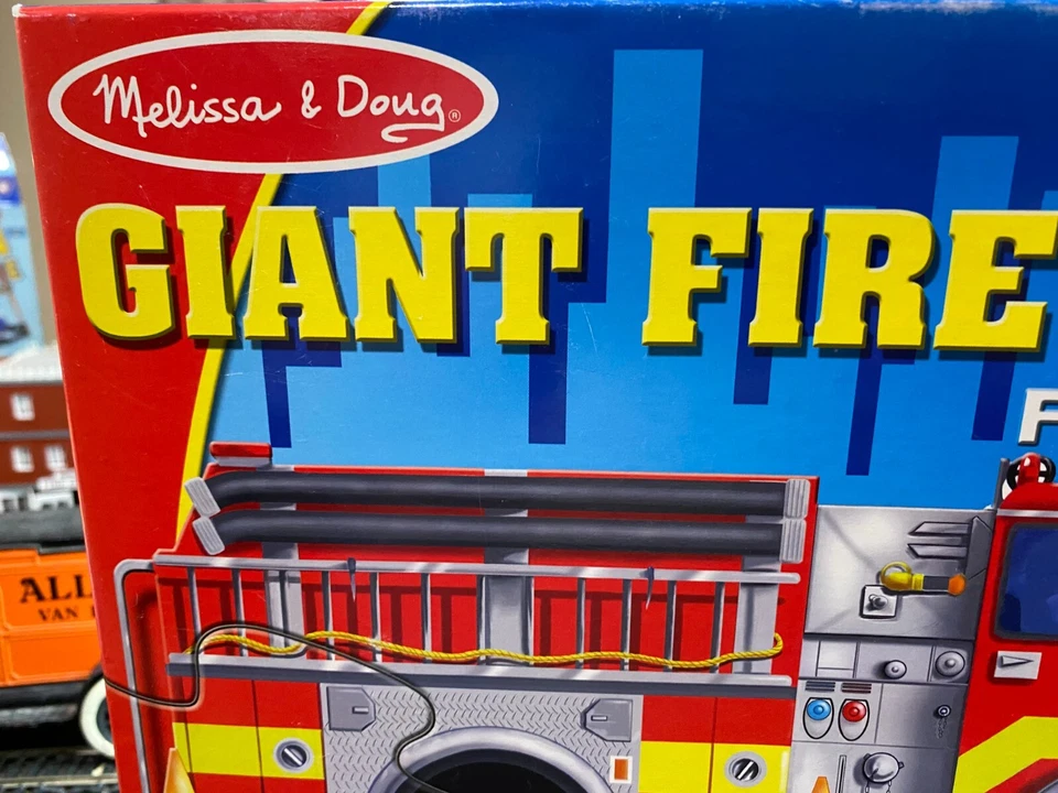 Camión de bomberos rompecabezas de piso gigante Melissa And Doug, ¡24 piezas y 4 pies de largo! Foto 3 de 4