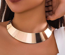 Schöner Halsreif Statement Collier Kette Choker gold-farbig Metall glänzend
