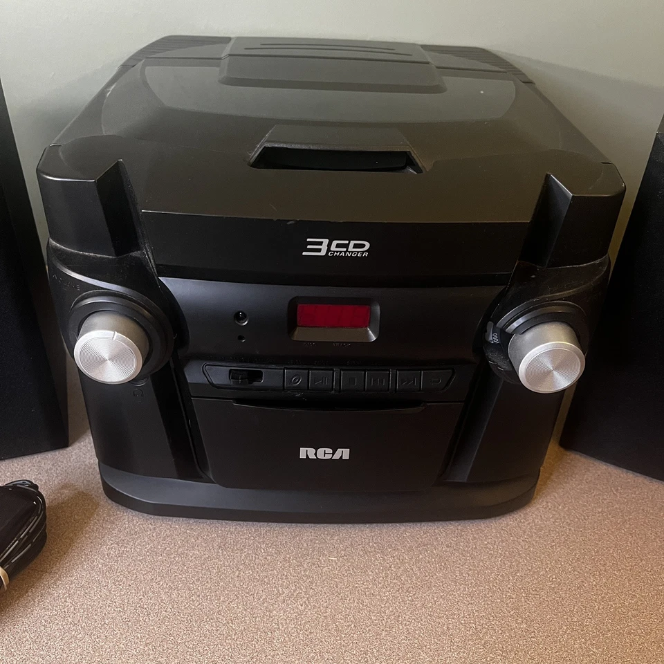 RCA RS22363 Audio System W/ 3 CD Player AM/FM Radio & MP3 Input Tested NO REMOTE - Image 2 of 4