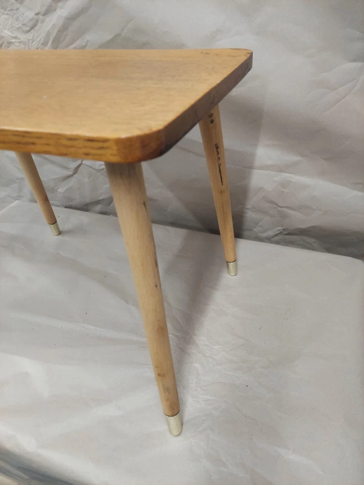 Mesa de café/lateral/ocasional vintage retro de mediados de siglo pequeña de teca bonita y ordenada Foto 2 de 4