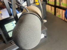 SHURE SM5B BROADCAST MICROPHONE