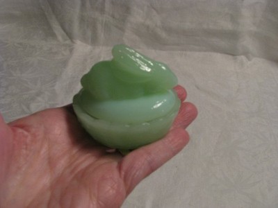 2-1/4'' Tall Jadite Green Glass Bunny Nested Covered Trinket Dish
