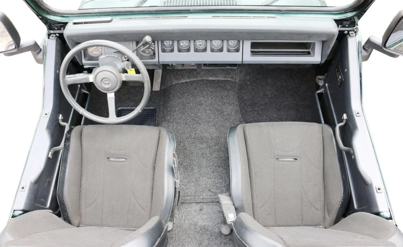 BedRug BRCYJ76F Premium Carpeted Front Floor Liner for 1976–1995 Jeep CJ-7/YJ - Image 3 of 4