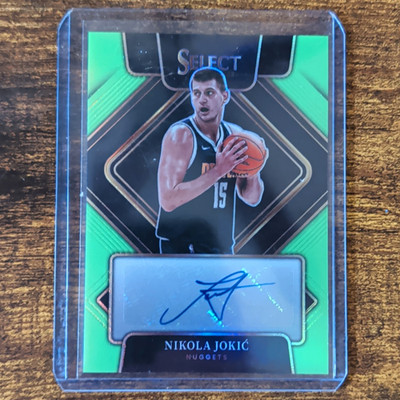 Panini 2021-22 Select Nikola Jokić Signatures Neon Green Prizm Auto SG-NJK /99