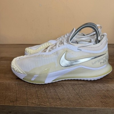 Nike React Vapor NXT Hard Court Tennis Shoes White Women s 7.5 / M10 CV0742-100