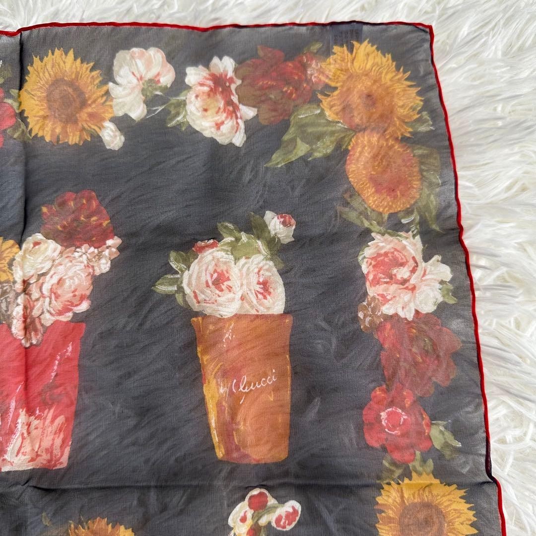 GUCCI Floral Silk Petite Scarf in Navy and Multicolor　41cm＊41cm thumbnail 4