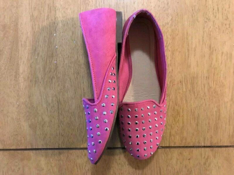 ladies pink suede shoes