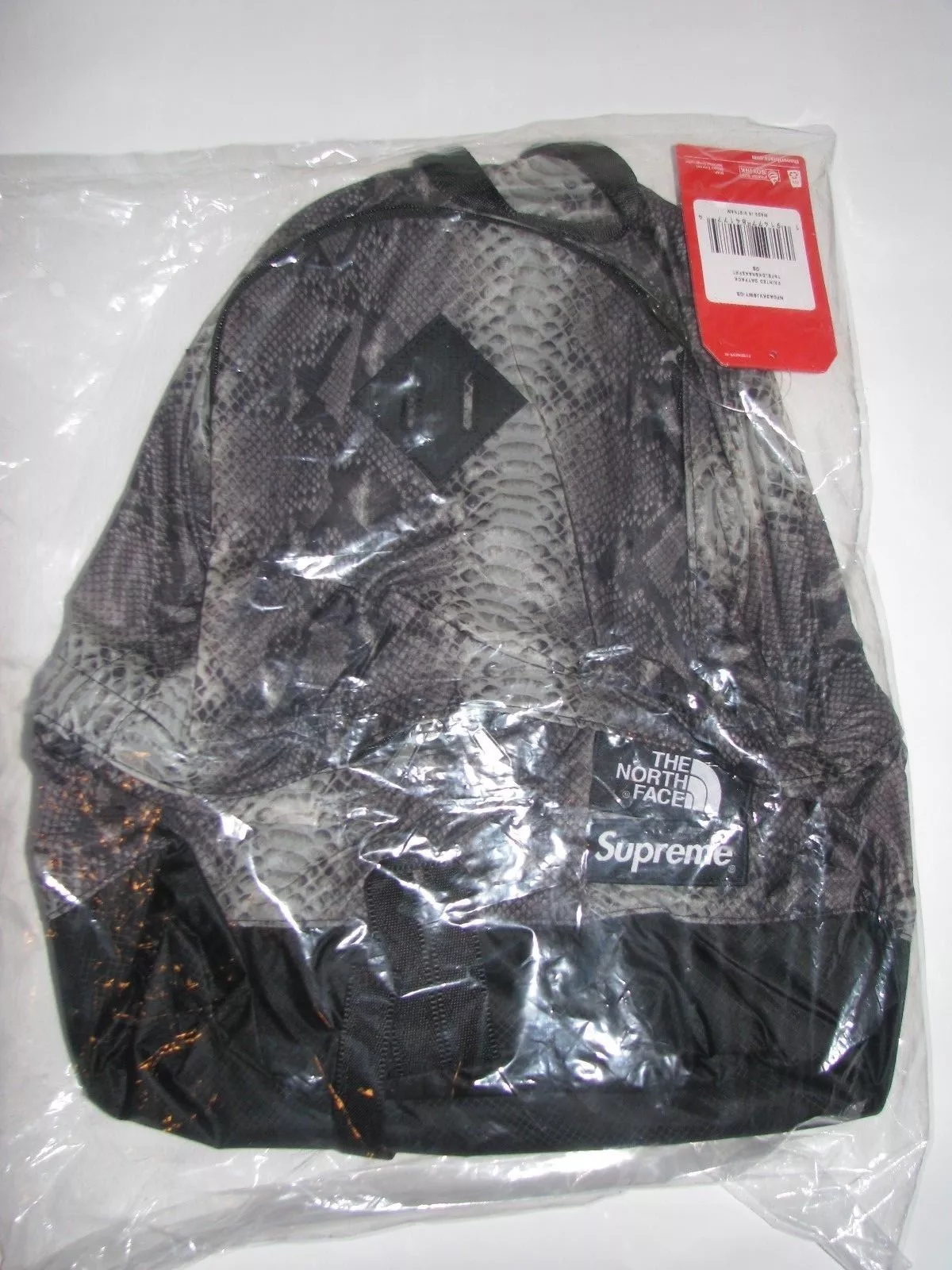 SUPREME x The North Face pack jour léger peau de serpent noir DS NEUF S/S 2018