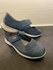 cushion walk mary jane shoes