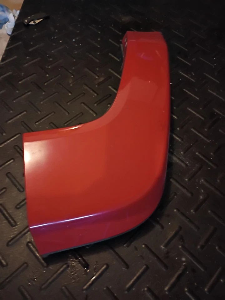 Hummer H3 2006-2010 puerta trasera derecha acampanada color rojo Foto 2 de 4
