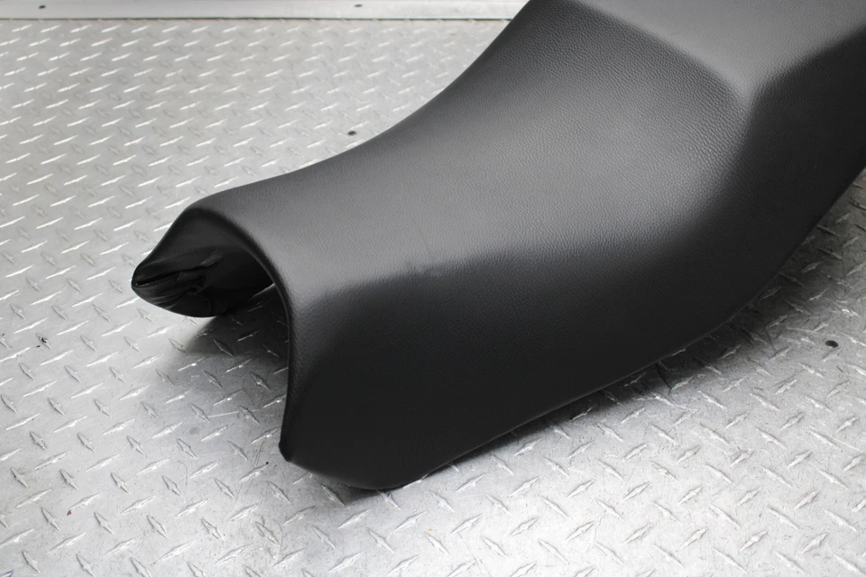 Ducati ST4 1999 asiento Ducati asiento OEM 1999 con cerradura y llave Foto 2 de 4