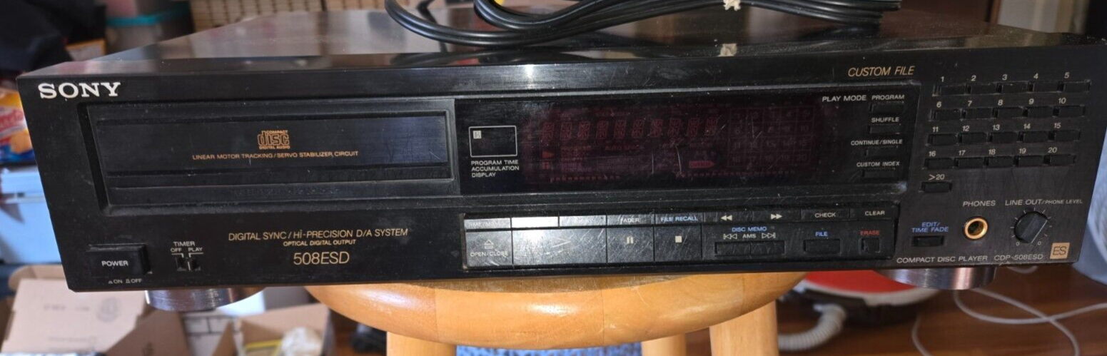 SONY CDP-508ESD   CD PLAYER W/DIGITAL OUT, NEEDS SERVICE, NO REMOTE FAIRLY CLEAN