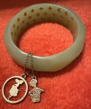 Disney Alice In Wonderland Faceted Lucite Charm Bangle Bracelet 2006 Signed 0332
