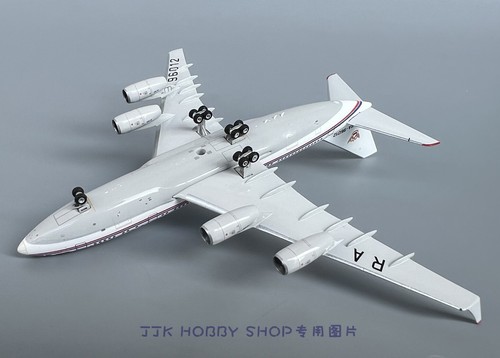 Phoenix 1/400 Russian government aircraft IL-96-300 RA-96012 Finished Model - Picture 12 of 13