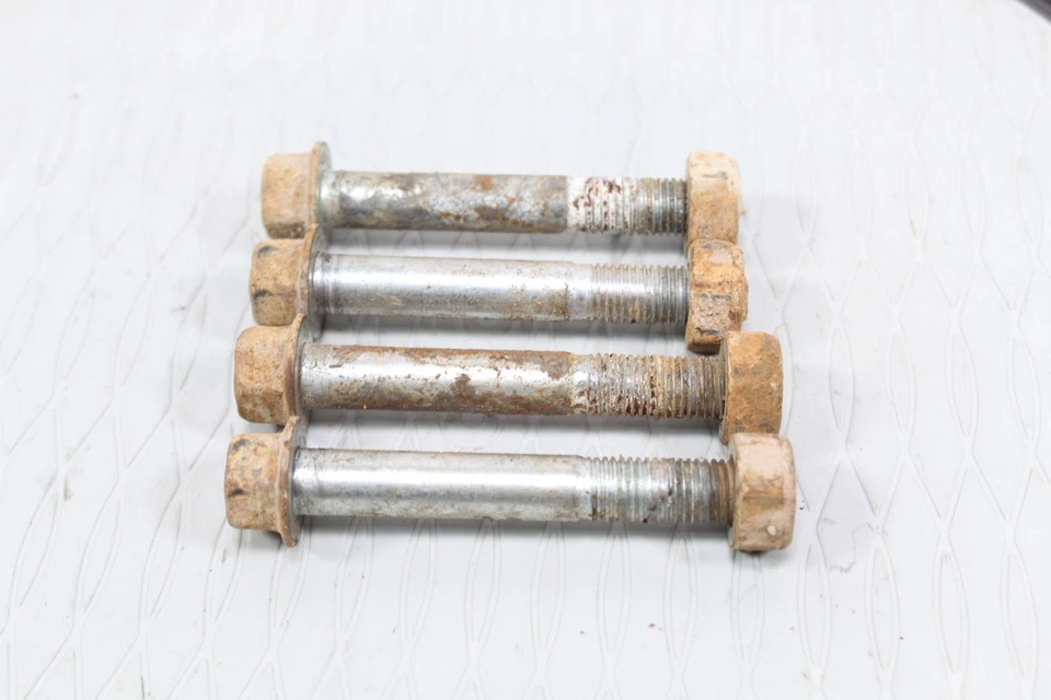 Braços traseiros A 2008 YAMAHA RHINO 700 parafusos de montagem 90105-10267-00 - Imagem 3 de 4