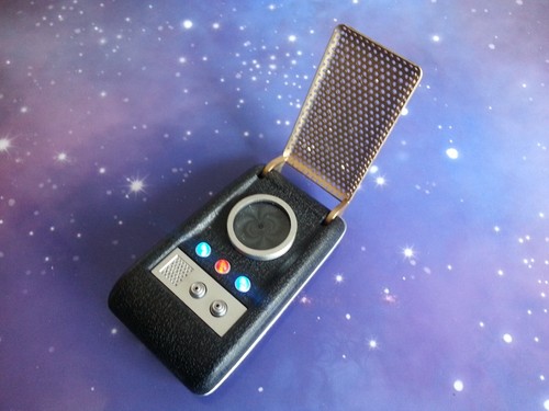 Star Trek Communicator Electronic Light & Sound Prop Toy Classic Original Series - Picture 3 of 13