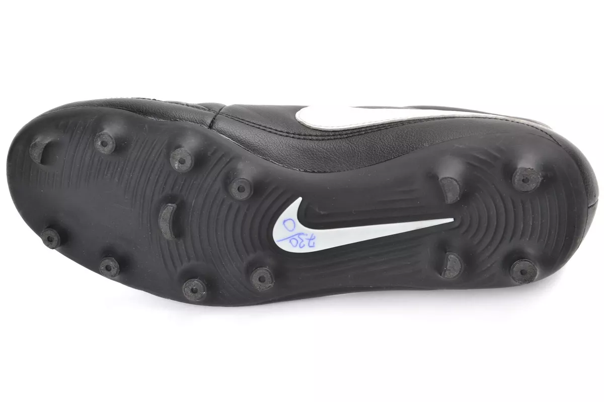 Nike majestry turf top soccer cleats