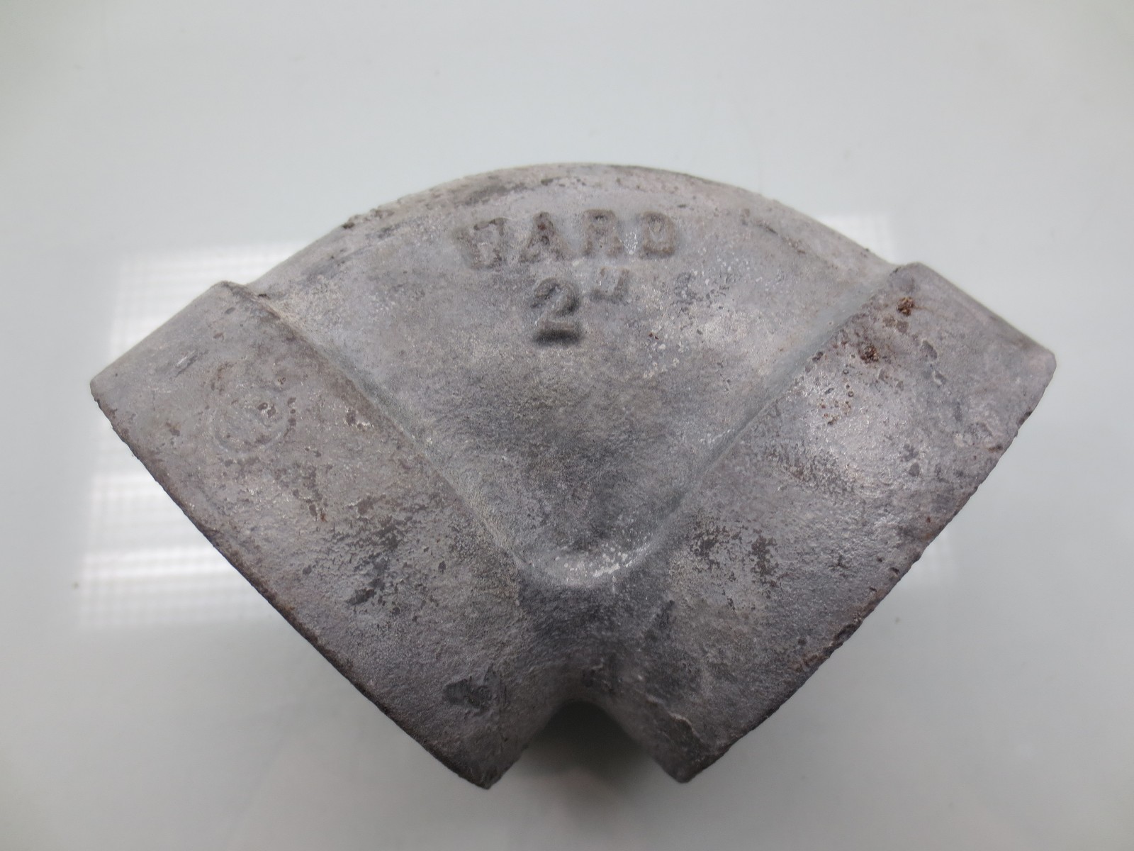 Ward 2" Galvanized Malleable Iron 90° Elbow Pipe Fitting, Class 300 ID