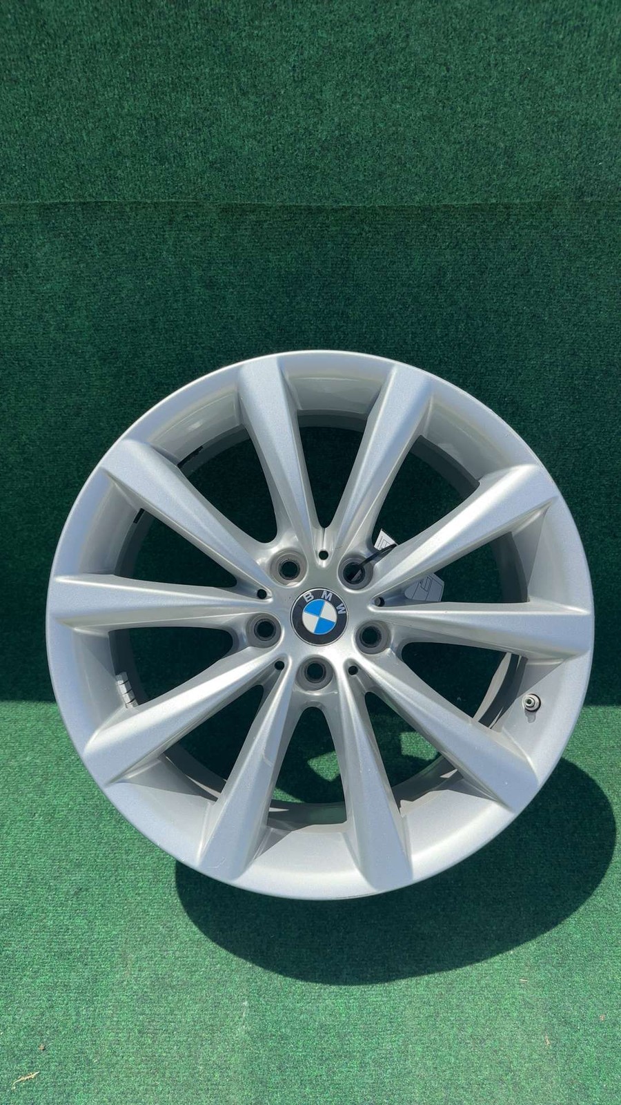 BMW WHEEL 8JX18  *5 spoke V spoke OEM 36116867338