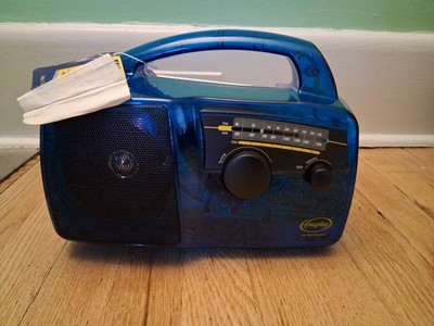 Freeplay Plus Self Powered AM/FM Radio Solar Power Wind Up w/ Light