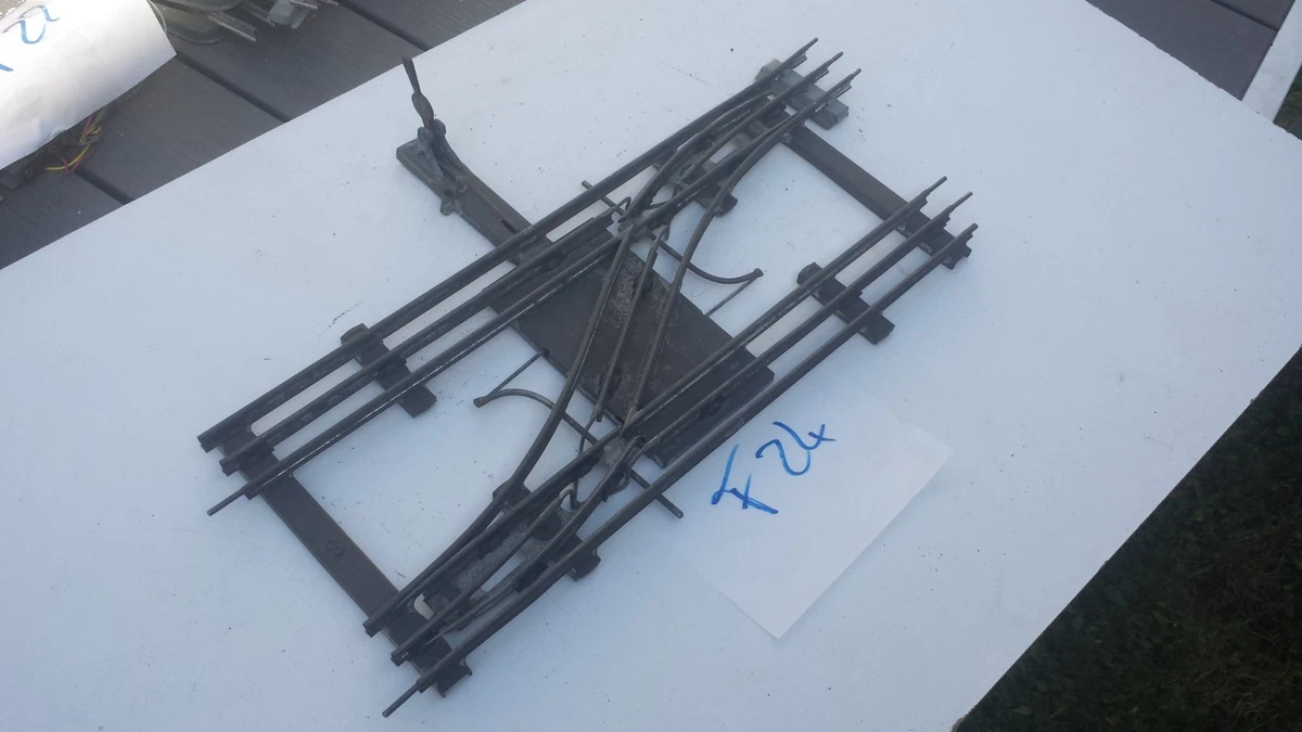 Aiguillage courbe dans rails pour modélisme ferroviaire à l'échelle ho