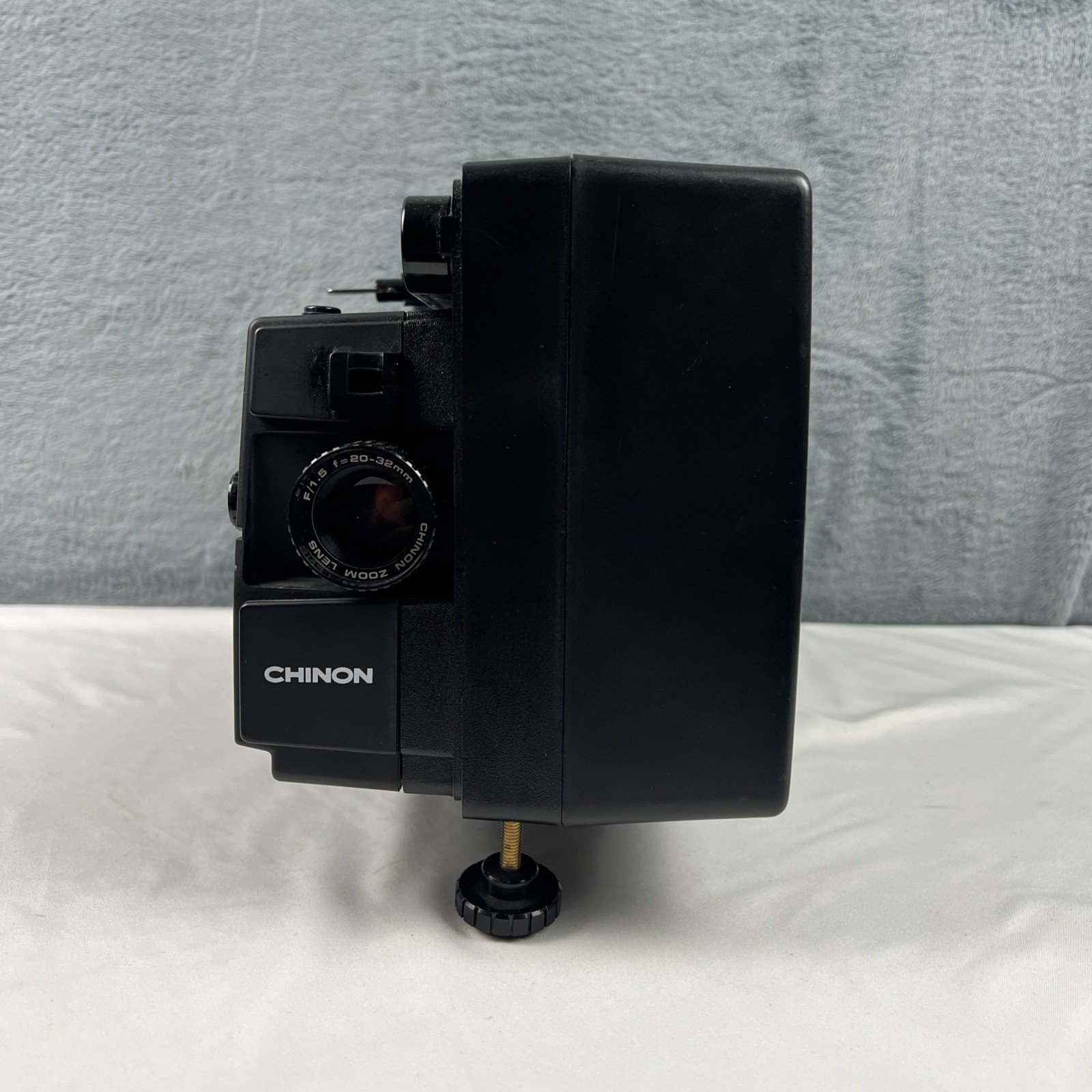 CHINON 3000GL DUAL 8mm  ADJUSTABLE Speed Movie Projector w/Manual TESTED READ