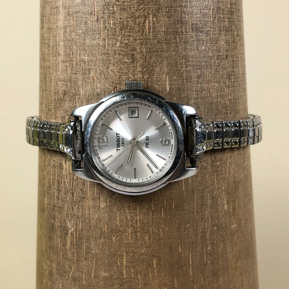 Reloj de cuarzo vintage 1853 Tissot PR 50 para mujer con banda de expansión plateada de 21 mm Foto 2 de 4