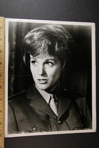 SUPER RARE!! 8X10 ORIG 1964 AMERICANIZATION OF EMILY Julie Andrews James Garner