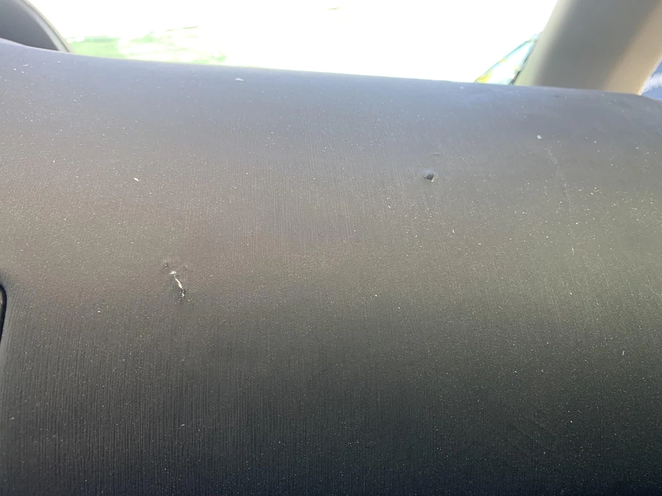 15 16 17 TOYOTA PRIUS V Guantera Superior Negra Código de Borde = FD22 Foto 2 de 3