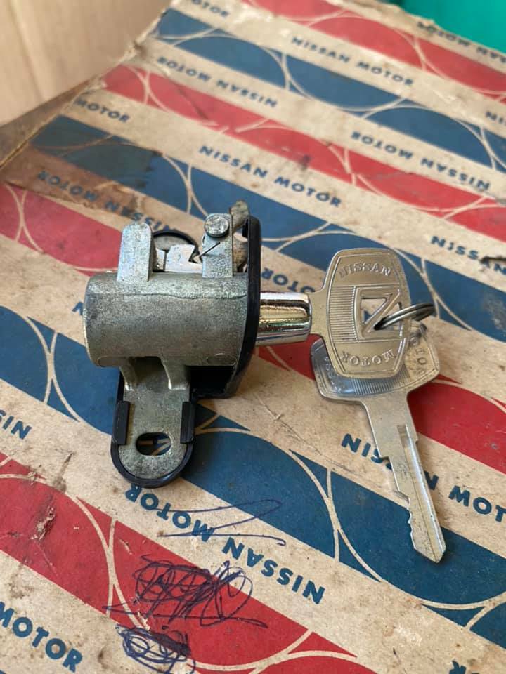 DATSUN Bluebird 510 Glove Box Lock Genuine Parts NOS JAPAN ((Very Rare