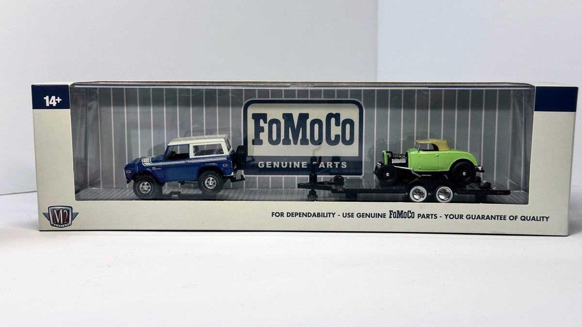 M2 Machines AUTO-HAULERS 1976 Ford Bronco & 1932 Ford Roadster 32